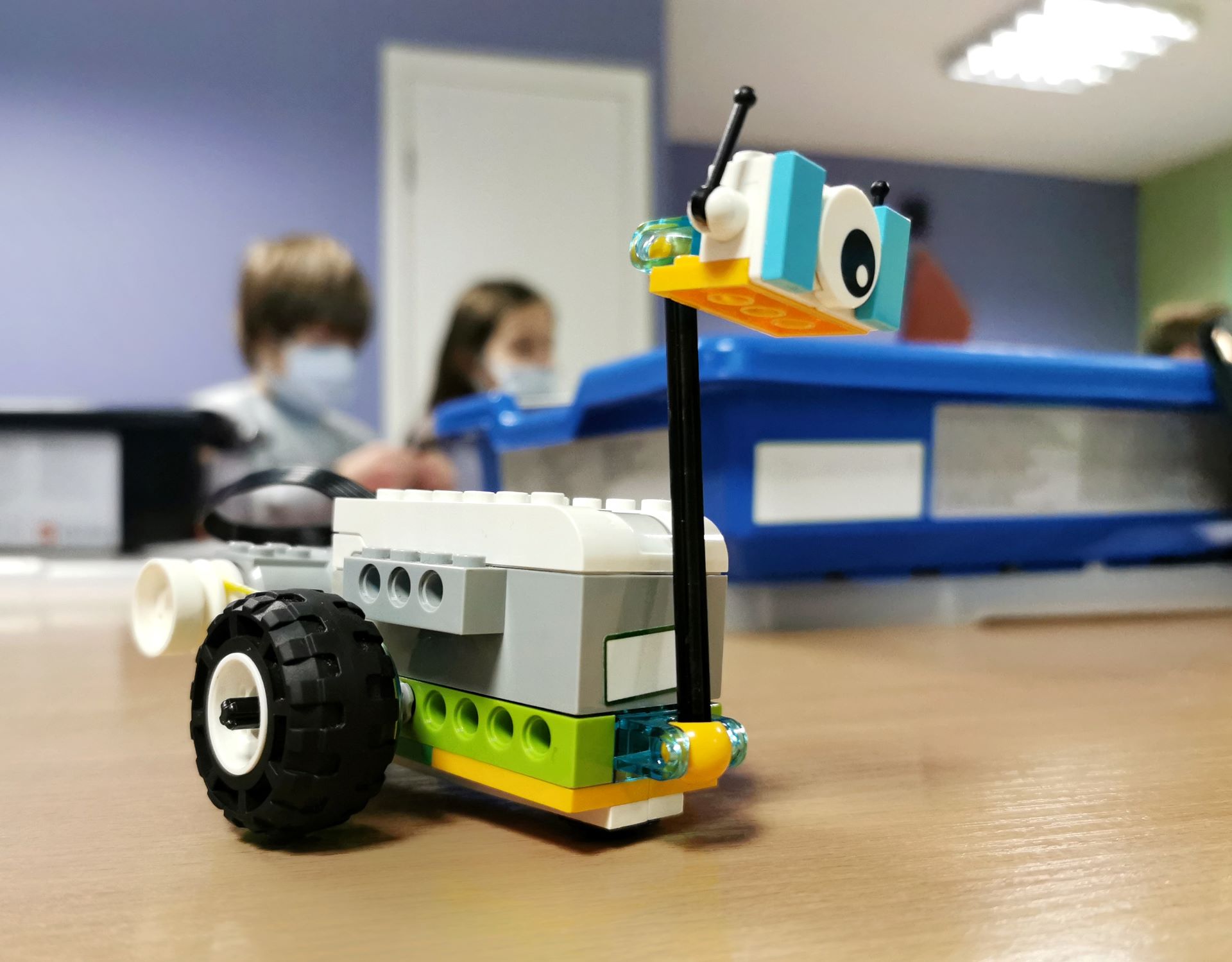 „Žaliojoje pelėdoje“ atgyja robotai ir LEGO kaladėlės