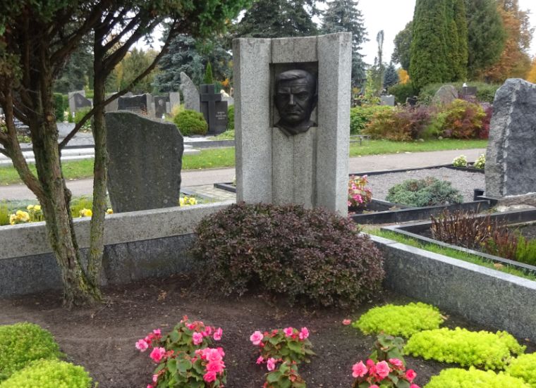 Paminklas Valcovui Blėdžiui, spaklvota nuotrauka