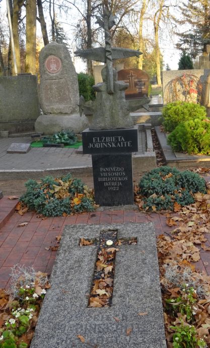 Paminklas Elžbietai Jodinskaitei