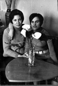 Anastazija Kanoverskytė-Sučylienė ir Elena Mezginaitė, juodai balta nuotrauka