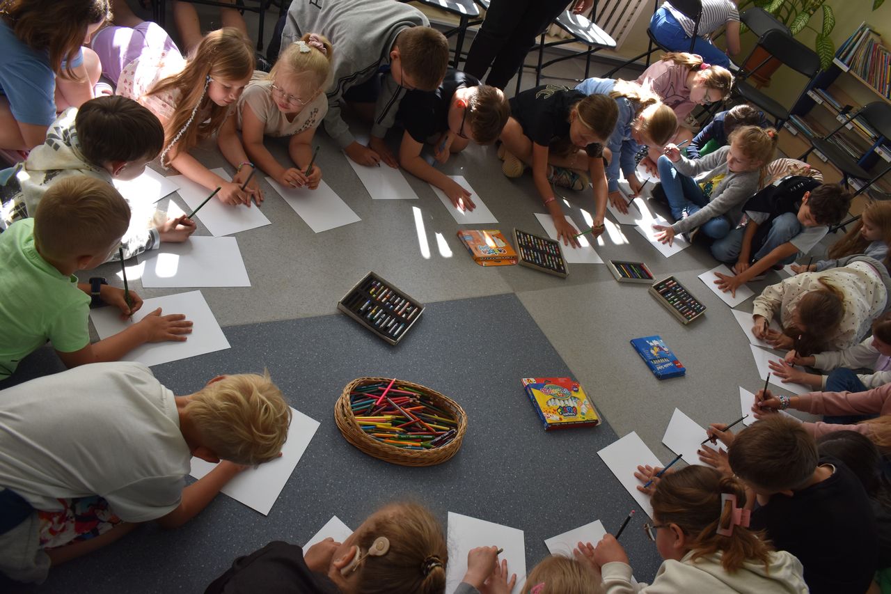 Visos vasaros spalvos bibliotekoje