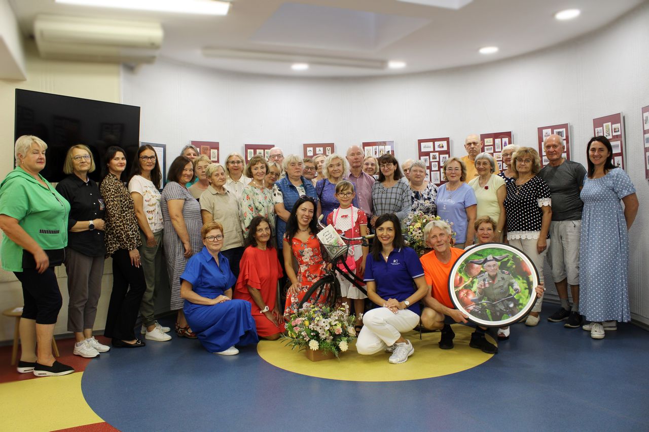 Dviračių žygio dalyviai susirinko į filmo peržiūrą ir dalijosi prisiminimais